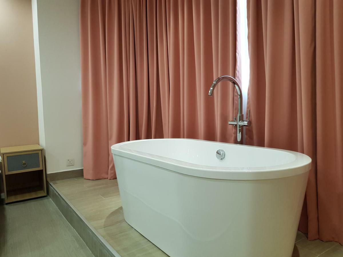 Bloommaze Boutique Hotel Klang Exterior foto